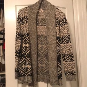 Pretty, comfy, patterned cardigan